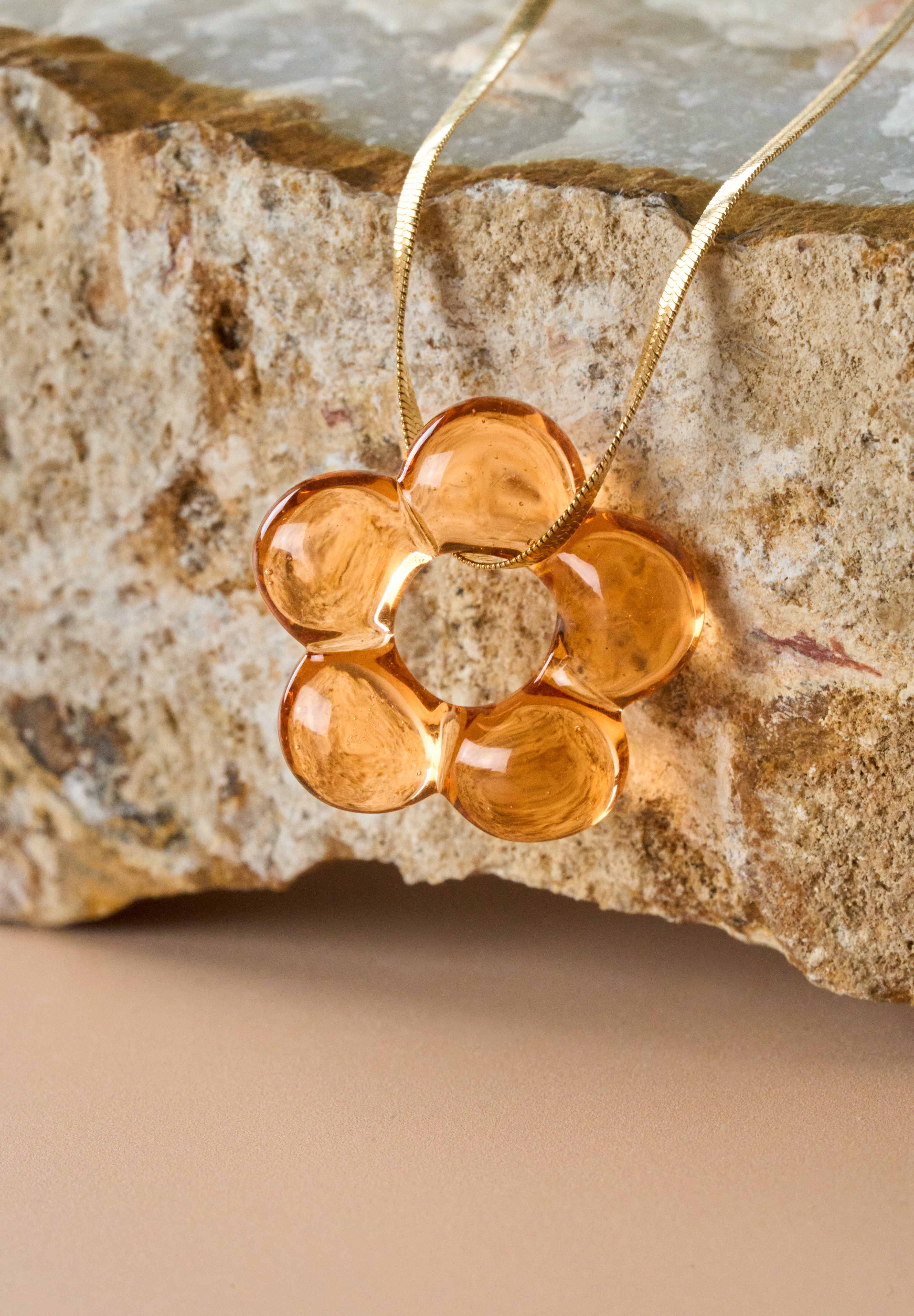 Dazy Glaze Necklace in Gold