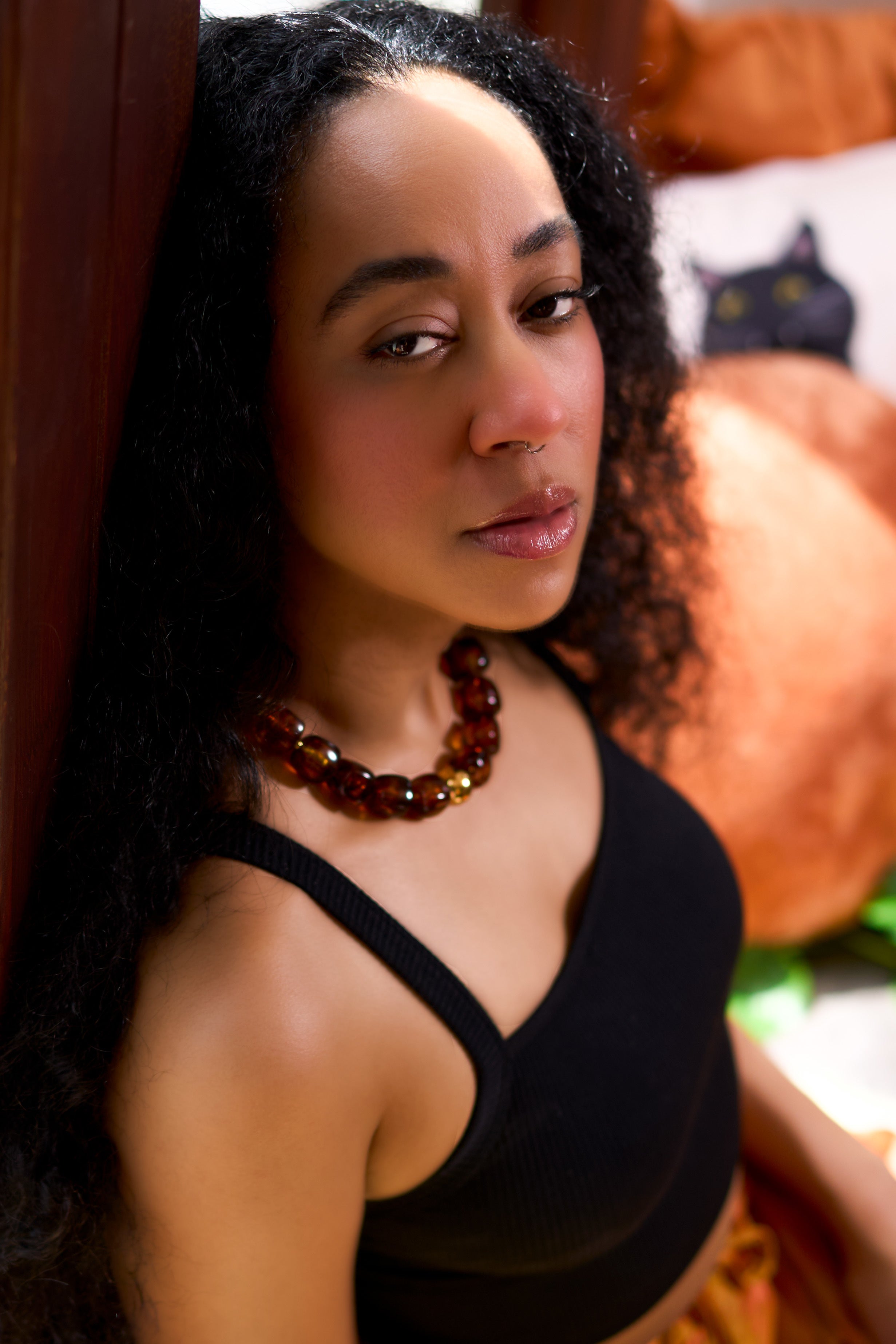 Fiona_Necklace_Amber_on_Vanessa_V02