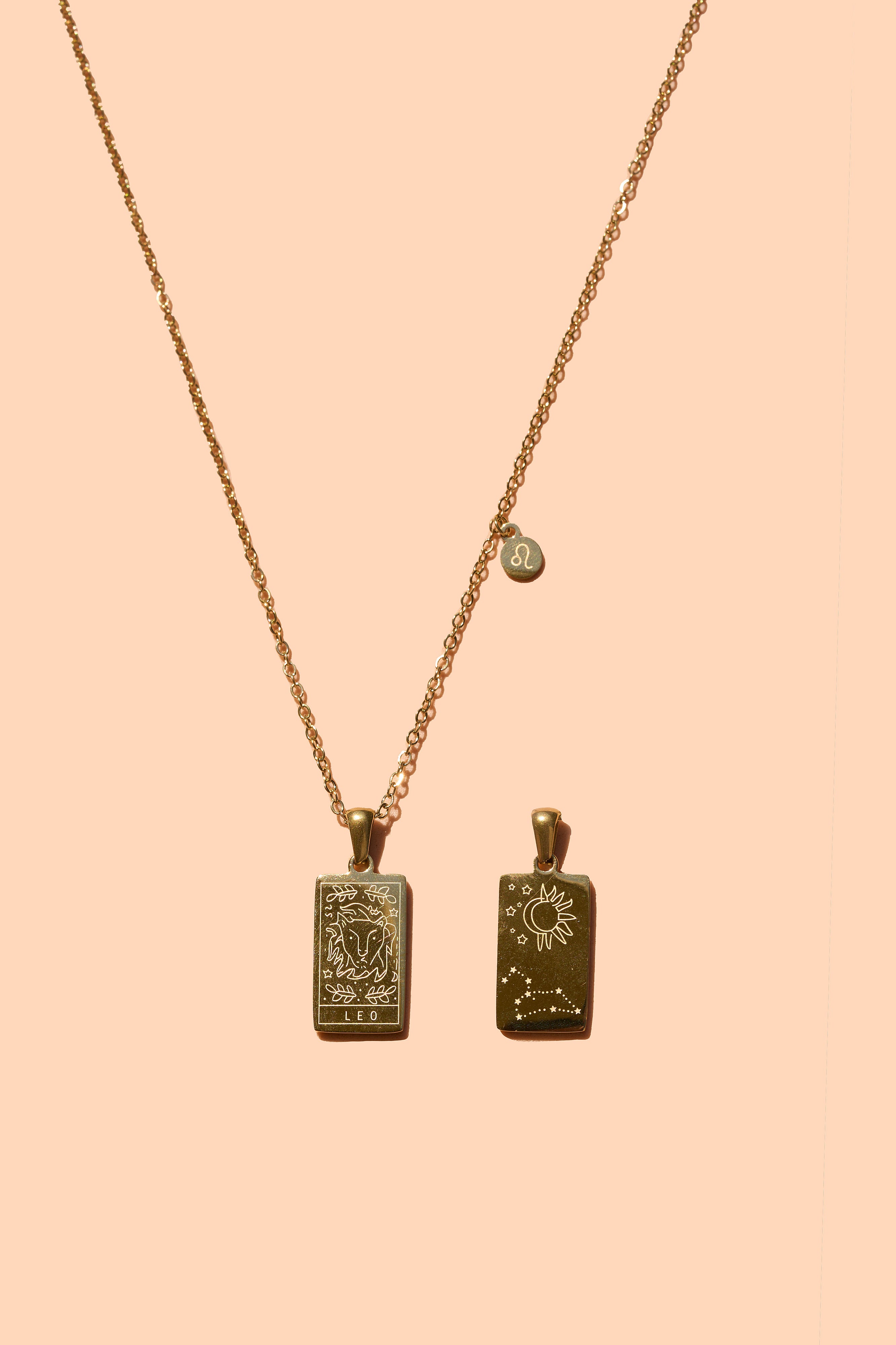 Leo_Gold_Necklace_no_label_V01